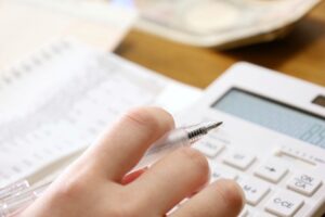 明石市の飲食店の事業ゴミ定期回収は月額1万〜5万円が相場